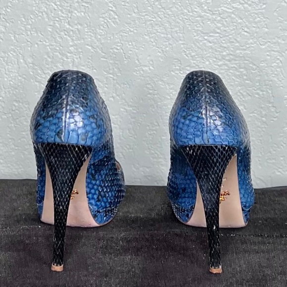 Prada Blue Snakeskin Platform Pumps 38.5 - Picture 2 of 6